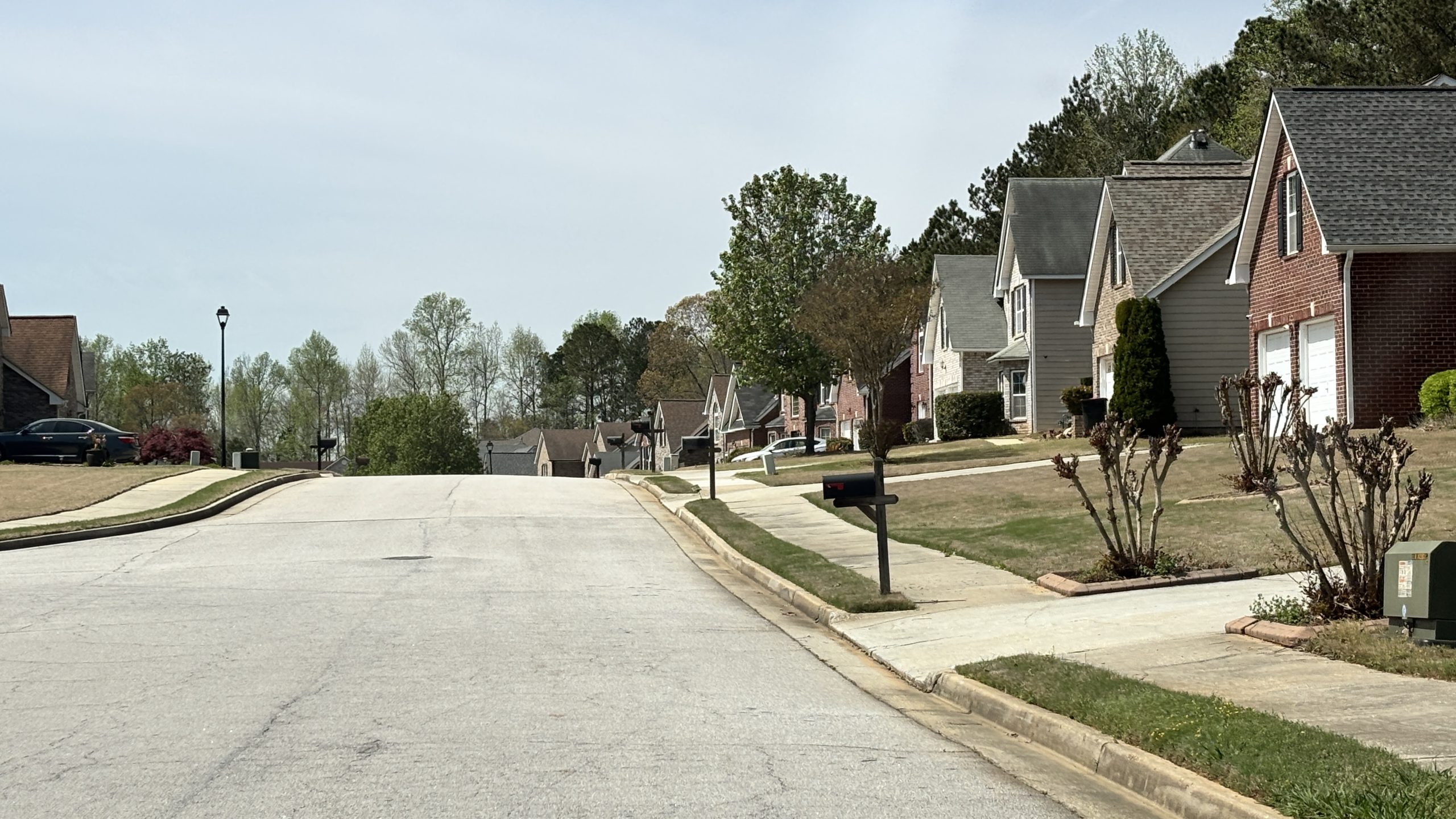 Neighborhood street in South Fulton with mailboxes